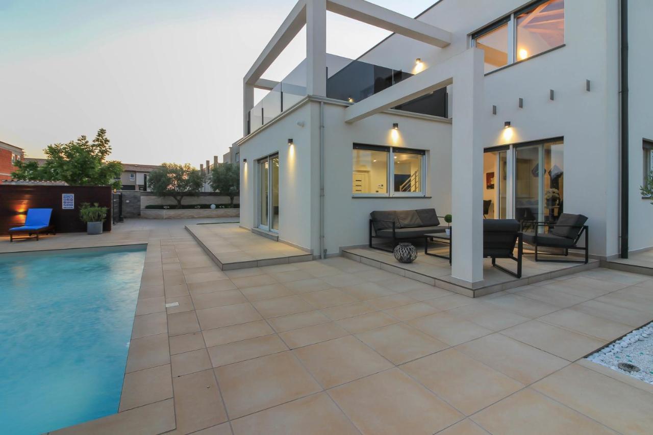 Modern Villa Nerina With Private Pool Near Pula Exterior photo