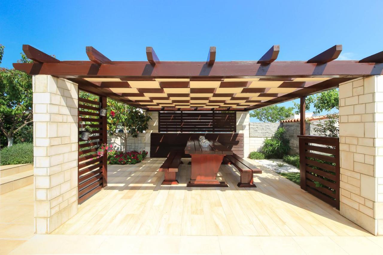 Modern Villa Nerina With Private Pool Near Pula Exterior photo