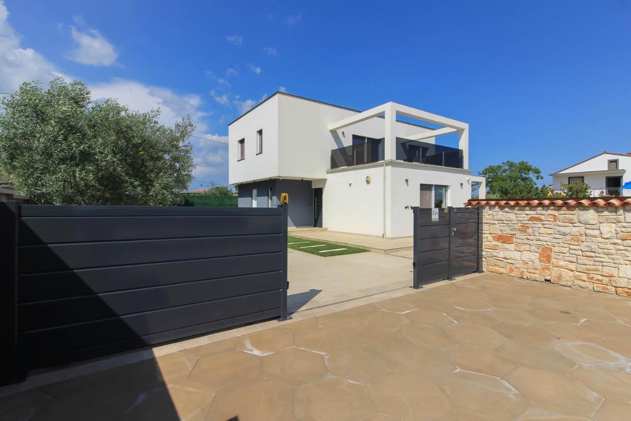 Modern Villa Nerina With Private Pool Near Pula Exterior photo
