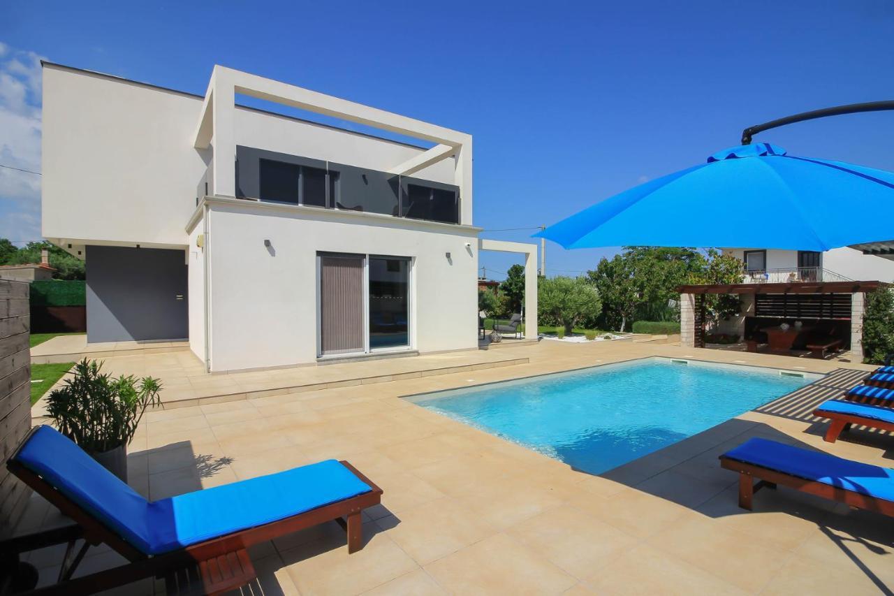 Modern Villa Nerina With Private Pool Near Pula Exterior photo