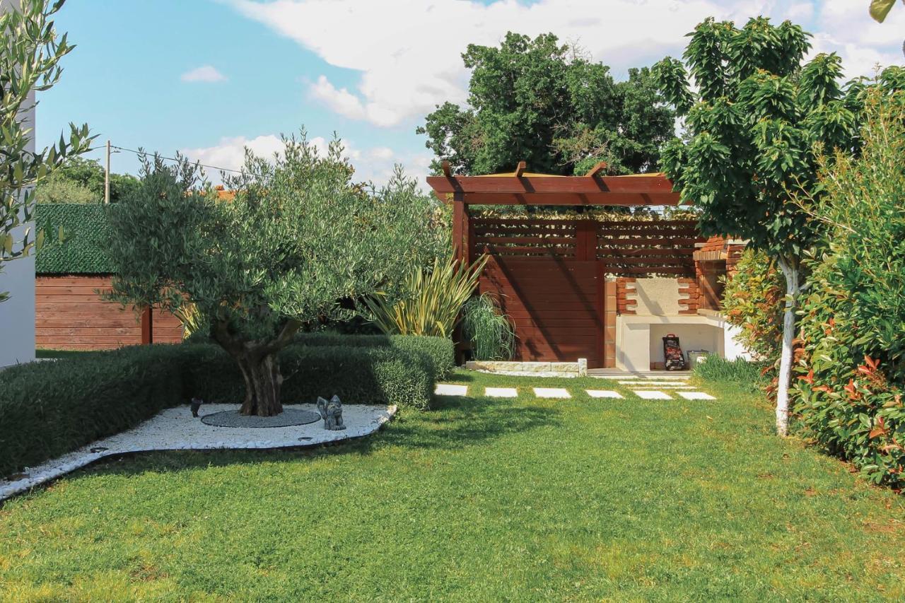 Modern Villa Nerina With Private Pool Near Pula Exterior photo