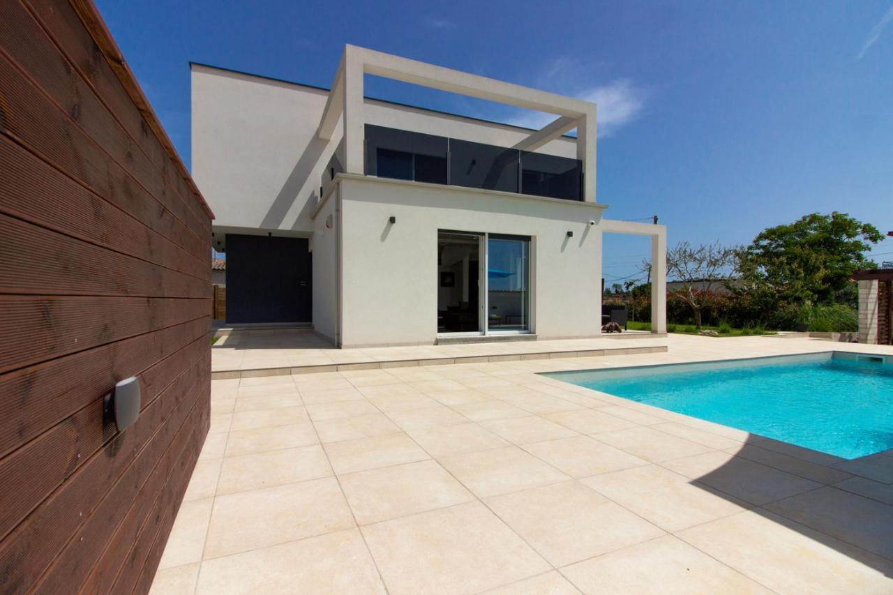 Modern Villa Nerina With Private Pool Near Pula Exterior photo