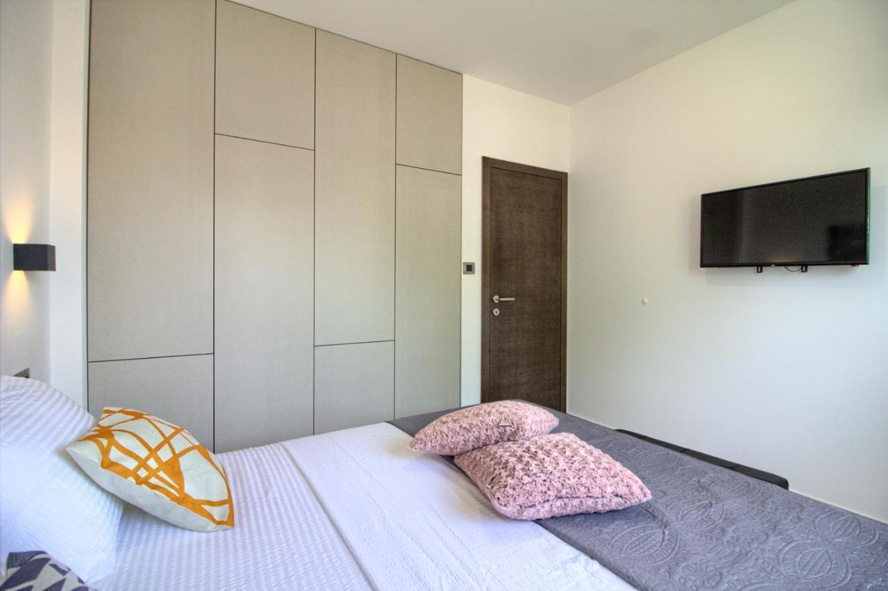 Modern Villa Nerina With Private Pool Near Pula Exterior photo